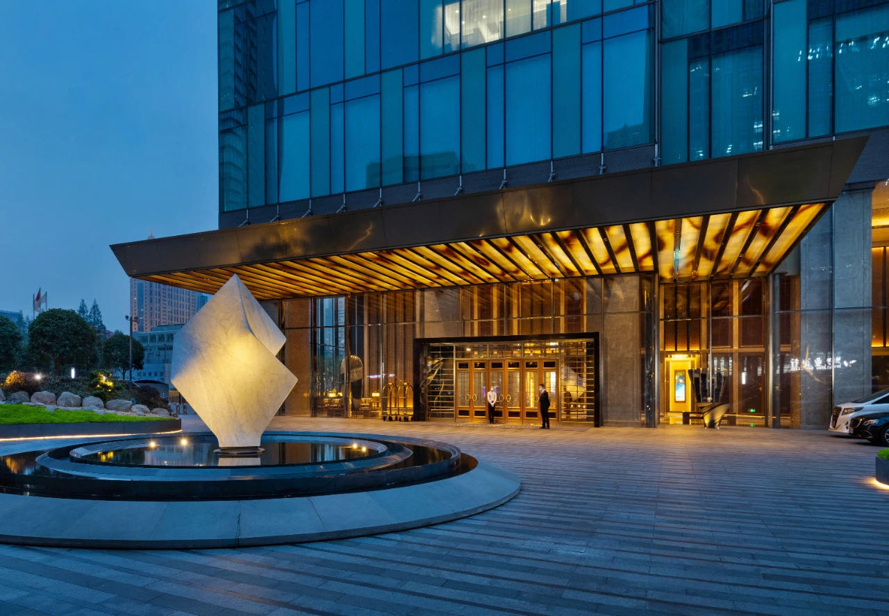 光影Lab | 耗时12年雕琢，全球第101间丽思卡尔顿，用光构筑顶级优雅与奢华